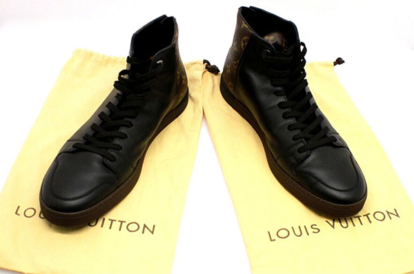 Louis Vuitton sneakers in black monogram canvas with black leather trim